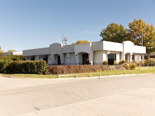 Retail Strip Center Shawnee KS : Shawnee : Johnson County : Kansas