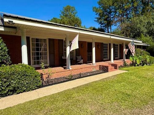 Southern Charm Living : Magee : Simpson County : Mississippi