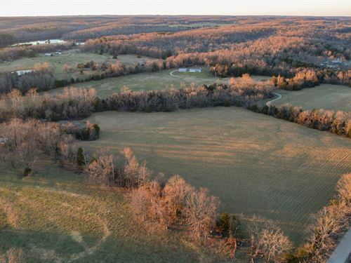 Scales Valley Retreat : Mountain View : Howell County : Missouri