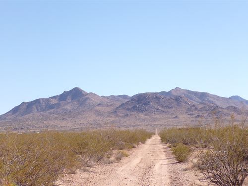 Kingman AZ Basecamp Lot : Kingman : Mohave County : Arizona
