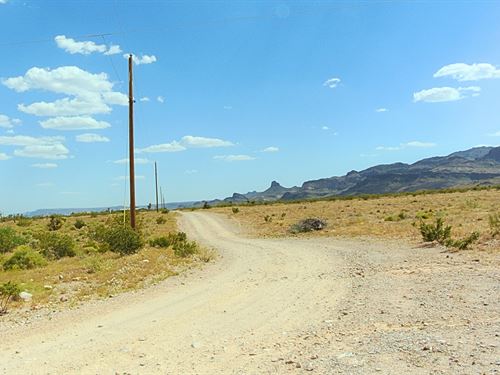 Golden Valley Power Next Door : Golden Valley : Mohave County : Arizona