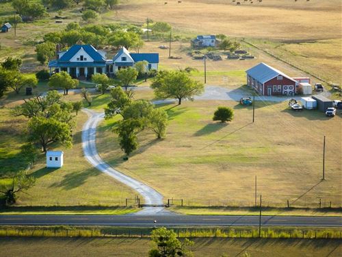 Farmhouse Home : Graham : Young County : Texas