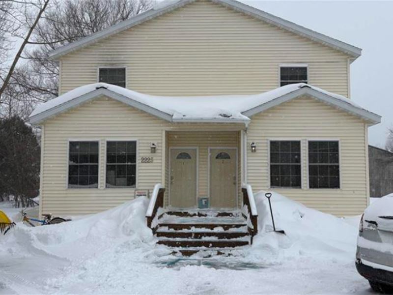 Well Maintained Duplex 8 Bed 4 Bath : Marquette : Marquette County : Michigan