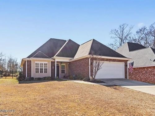 Updated Brick Home With 2 Car Garag : Summit : Pike County : Mississippi