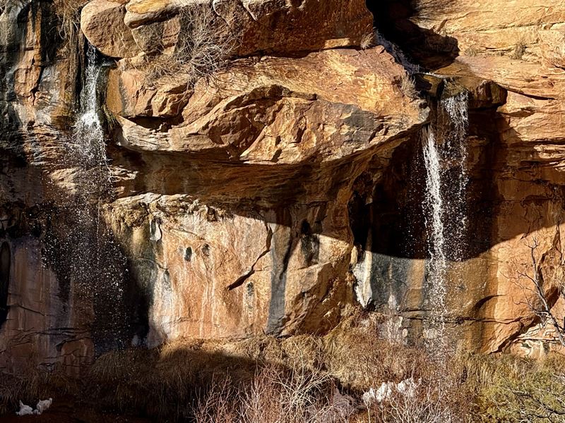 Twin Falls Red Rock Retreat : Bedrock : Montrose County : Colorado