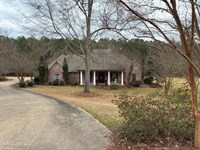 Brick Luxury Retreat : Brookhaven : Lincoln County : Mississippi
