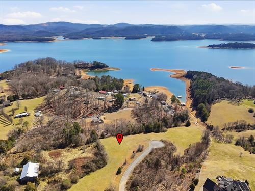 Seasonal Lake and Mountain Views : Rutledge : Grainger County : Tennessee