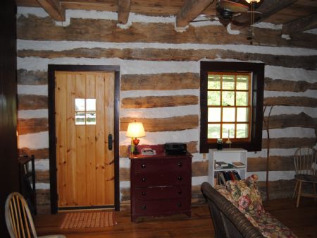 Unique Log Cabin and Acreage : Mountain View : Stone County : Arkansas