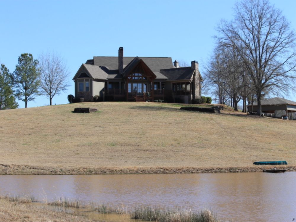 Rustic Ranch Style W/lake On 55 Ac Land for Sale in Sylacauga, Coosa