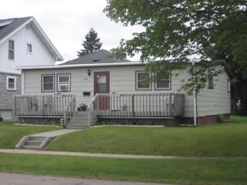 1021 West A Street Mls 1073120 : Iron Mountain : Dickinson County : Michigan