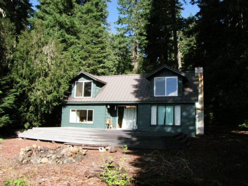 Fish Lake Waterfront Cabin : Eagle Point : Jackson County : Oregon