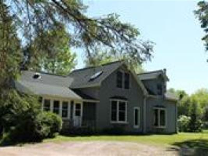 80 Acres 2 Barns 2 Homes Shop : Carney : Menominee County : Michigan