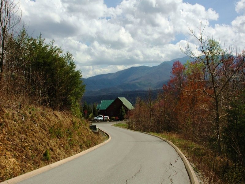 0.65 Acre Mountain Cabin Homesite : Gatlinburg : Sevier County : Tennessee