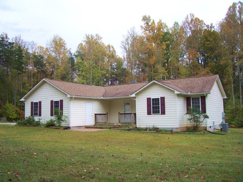 Pretty and Private : Keysville : Charlotte County : Virginia