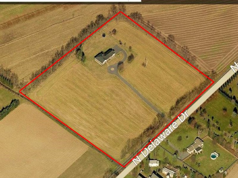 3 Bedroom Ranch On 8+/- Acres : Bangor : Northampton County : Pennsylvania