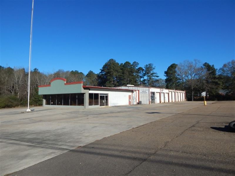 Commercial Bldg, On 4.157 Acres : McComb : Pike County : Mississippi